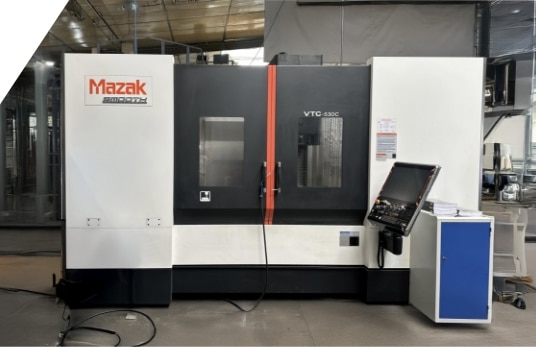 Centre d’usinage dans l’atelier de l’entreprise AMG à la Talaudière près de Saint Étienne